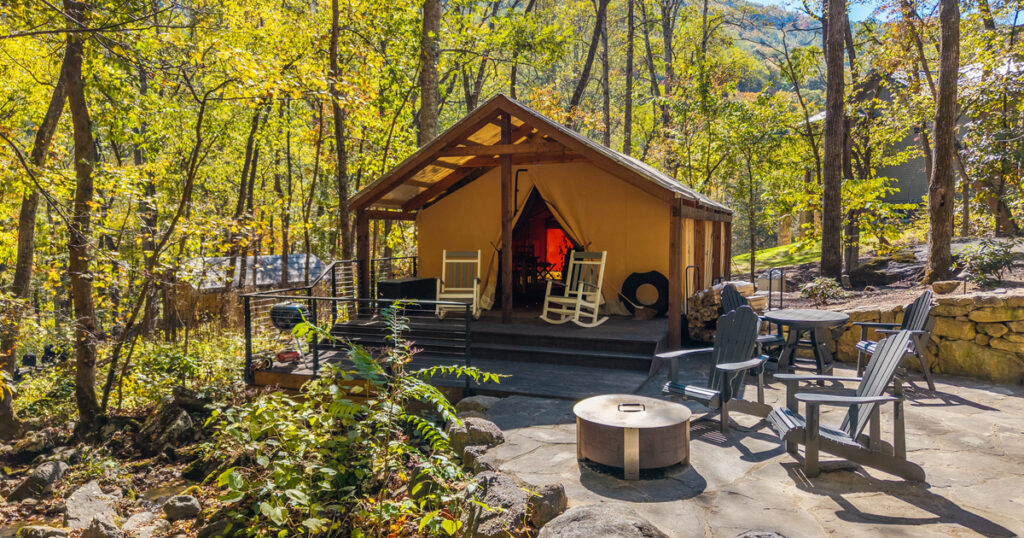 Looking for romantic getaways in Virginia with natural beauty and warmth? The Retreat at Crabtree Falls combines Blue Ridge scenery with luxury glamping and personal touches.