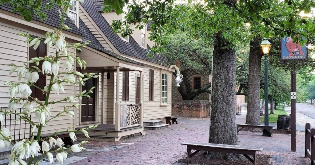 Looking for romantic getaways in Virginia with a sense of history? The Inn at Colonial Williamsburg lets couples step into the past while enjoying modern luxury and charm.