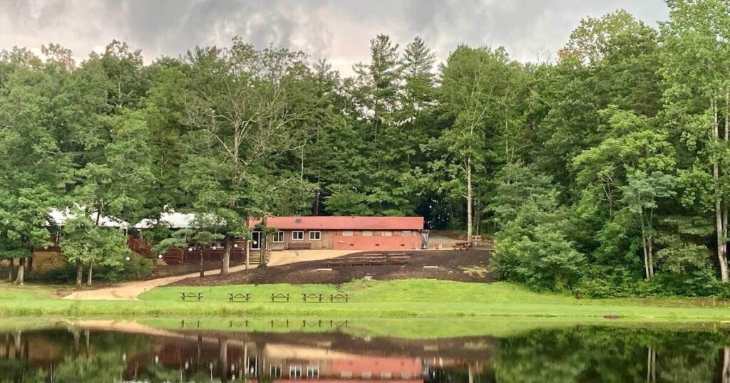 Family reunion venues in virginia include cottages at Montfair Resort Farm surrounded by mountains, lake activities, and outdoor recreation in Virginia.