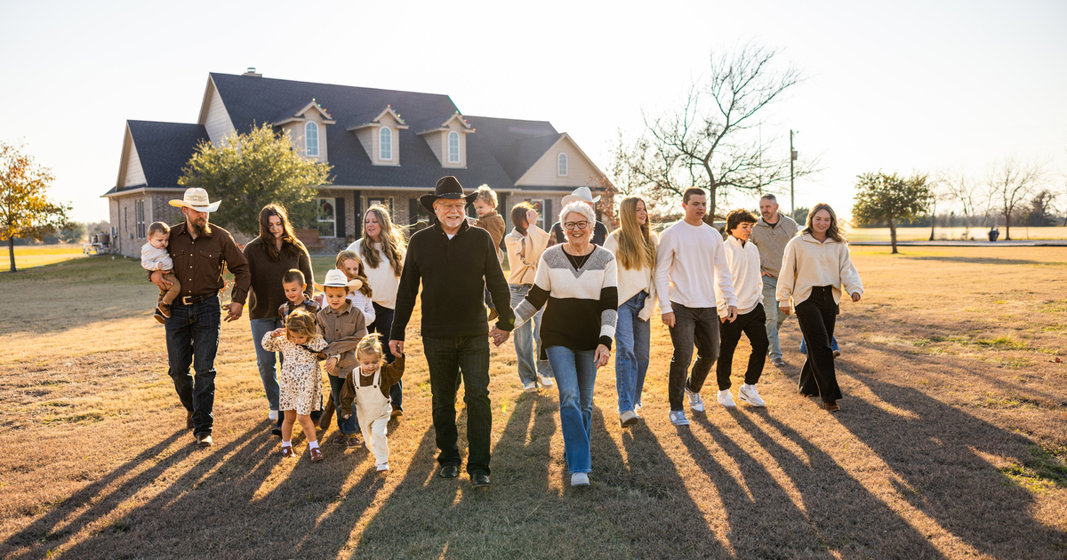 How to Plan a Family Reunion: A Practical Guide featured Image